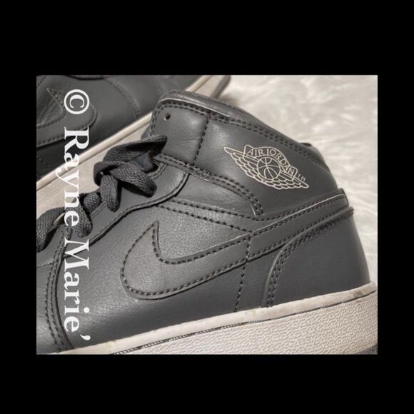 Air Jordan 1 Retro Mid GS 'Cool Grey Wolf Grey  Kids size 5.5  Fits women size 7 - Picture 2 of 9